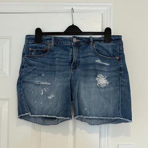 AMERICAN EAGLE Paint Splattered & Distressed Denim Shorts